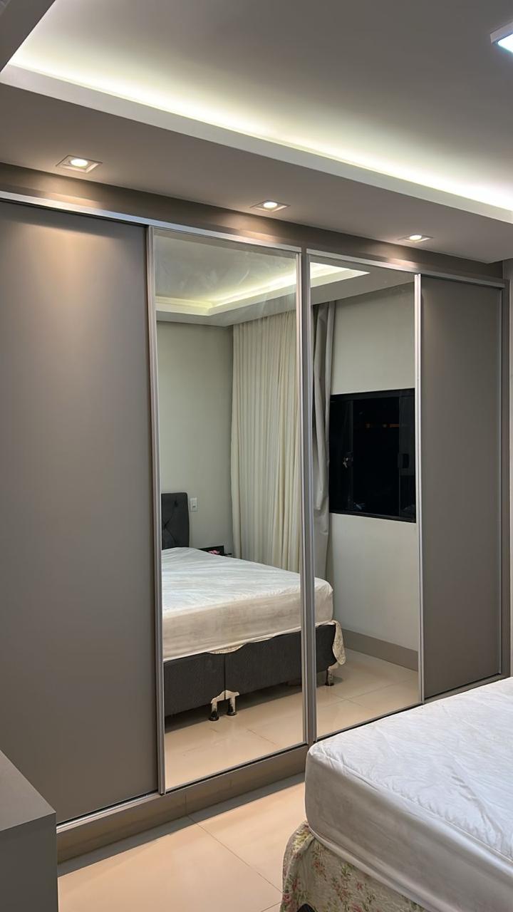 Guarda-roupa clássico